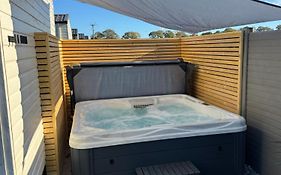Scotts Corner Hot Tub Retreat
